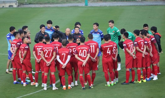 Huấn luyện viên Park Hang-seo chia tay 5 cầu thủ đội tuyển Việt Nam. Ảnh: Hoài Thu
