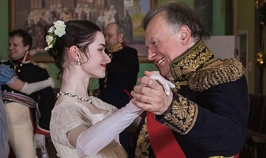 Giáo sư Oleg Sokolov và người tình Anastasia Yeshchenko. Ảnh: Telegraph.