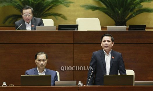 Bộ trưởng Bộ Giao thông Vận tải Nguyễn Văn Thể giải trình trước Quốc hội về những ý kiến của đại biểu về dự án xây dựng sân bay Long Thành.