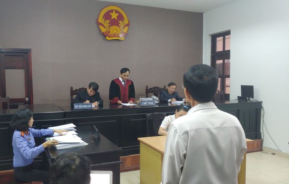 Phiên toà sơ thẩm xét xử vụ ông Lê Văn Vui kiện Bệnh viện FV