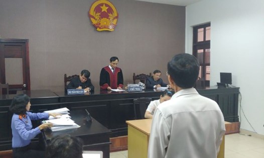 Phiên toà sơ thẩm xét xử vụ ông Lê Văn Vui kiện Bệnh viện FV