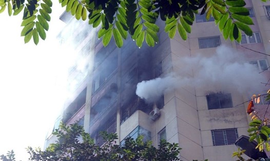 Vụ cháy tại chung cư cao tầng A4 Trần Đăng Ninh (Hà Nội) xảy ra vào ngày 9.11.2019. Ảnh: MINH ĐĂNG