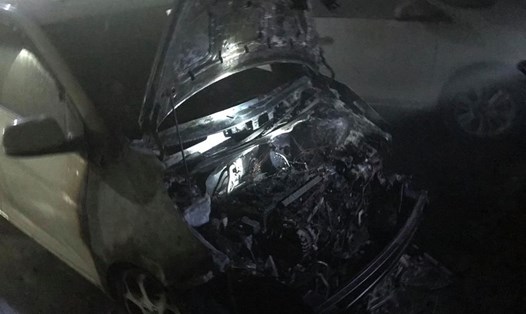 Chiếc ôtô Kia Morning bị cháy rụi lúc rạng sáng ngày 14.11