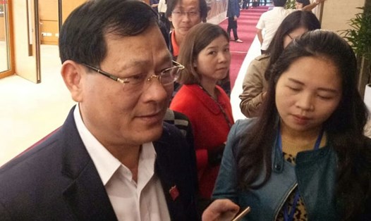Thiếu tướng Nguyễn Hữu Cầu - Giám đốc Công an tỉnh Nghệ An - bên hành lang Quốc hội sáng 14.11.