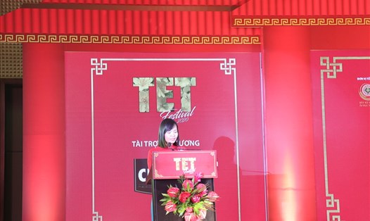 Bà Đinh Hồng Vân - Đại diện nhãn hàng Chin-Su phát biểu tại sự kiện ra mắt Lễ hội Tết Việt. Ảnh: PV