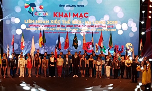 114 nghệ sĩ của 20 quốc gia có mặt tại Liên hoan xiếc quốc tế Hạ Long 2019. Ảnh: Nguyễn Hùng