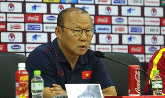 Huấn luyện viên Park Hang-seo trong buổi họp báo trưa 18.11. Ảnh: Hoài Thu