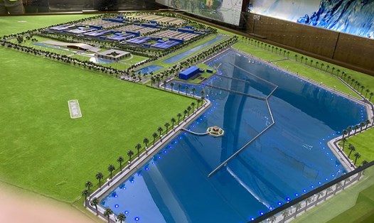 Mô hình Nhà máy nước sông Đuống. Ảnh: PV