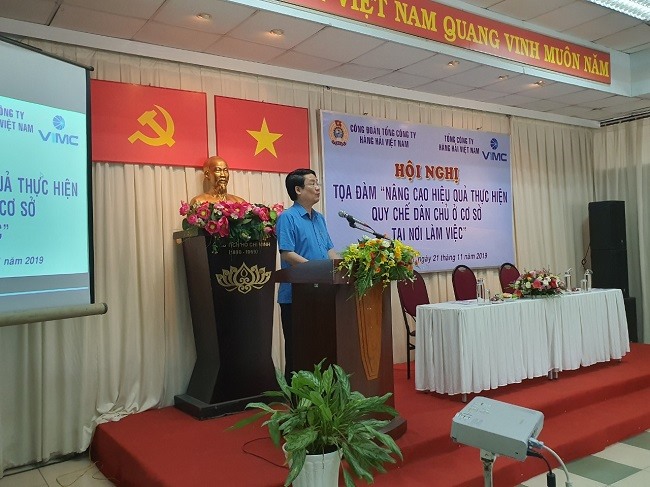 Đồng chí Lê Phan Linh - Chủ tịch Công đoàn Hàng hải Việt Nam phát biểu tại hội nghị. Ảnh: L.C