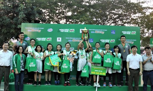 Đội nữ Trường Ngôi Sao Hà Nội là một trong 2 đội đoạt giải Nhất ‘’Giải Bóng rổ Học sinh Tiểu học Hà Nội lần thứ 13 - Cúp Nestlé Milo 2019’’.
