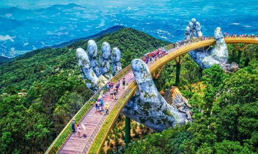 Cầu Vàng ở Sun World Ba Na Hills