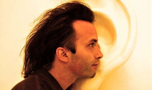 Nghệ sĩ Jean-David Caillouët - người đã cùng nhà soạn nhạc Lương Huệ Trinh sáng tác công trình âm nhạc ''Thư Hà Nội''.