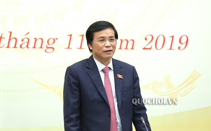 Tổng Thư ký Quốc hội, Chủ nhiệm Văn phòng Quốc hội Nguyễn Hạnh Phúc giải đáp câu hỏi của báo chí liên quan đến nhân sự ngành y tế.