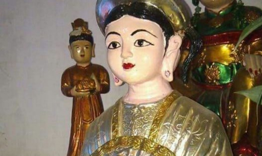 Bức tượng Thánh Cô Bơ khi thờ ở chùa Chúc Lý, Hà Nội.