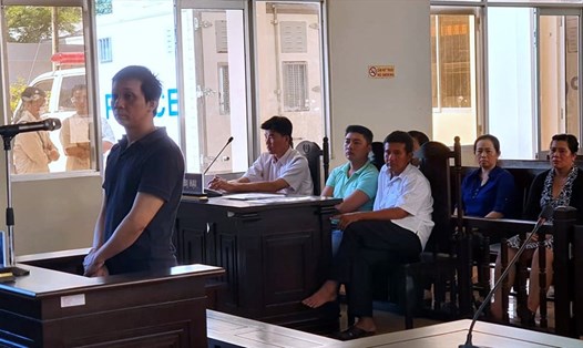 Nguyễn Việt Trung nhận bản án 12 năm tù. Ảnh Nhật Hồ