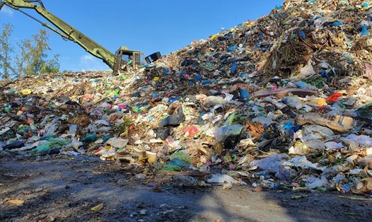 Bãi rác Bạc Liêu đã quá tải trầm trọng (ảnh Nhật Hồ)