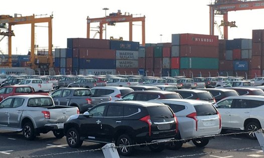 Ôtô nhập khẩu về cảng Tân Vũ (Hải Phòng). Ảnh: T.N