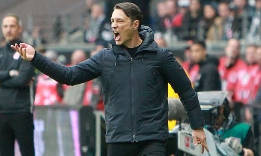 Áp lực đang ngày càng gia tăng với HLV Niko Kovac sau trận thua 1-5 của Bayern Munich trước Frankfurt. Ảnh: Getty Images