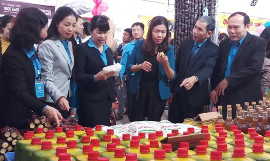 “Ngày hội công nhân, phiên chợ nghĩa tình năm 2019” tại Thanh Hóa.

Ảnh: P.V