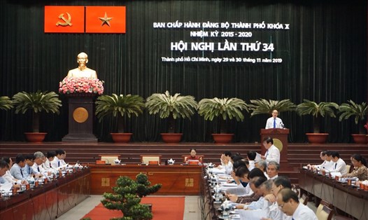 Bí thư Thành ủy TPHCM Nguyễn Thiện Nhân phát biểu tại Hội nghị Thành ủy lần thứ 34 nhiệm kỳ 2015 - 2020.  Ảnh: M.Q