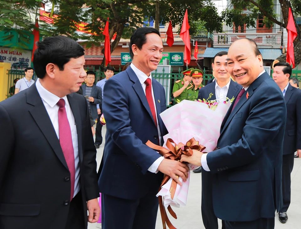 Thủ tướng tiếp xúc cử tri huyện đảo Cát Hải - Hải Phòng - ảnh CTV