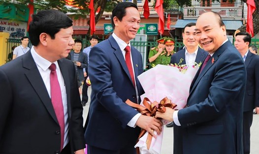 Thủ tướng tiếp xúc cử tri huyện đảo Cát Hải - Hải Phòng - ảnh CTV