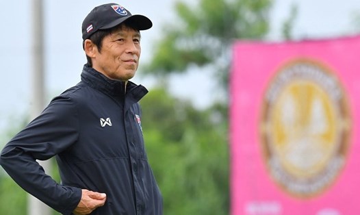 HLV Akira Nishino công bố danh sách 24 cầu thủ sẽ đấu tuyển Malaysia và Việt Nam. Ảnh: FAT