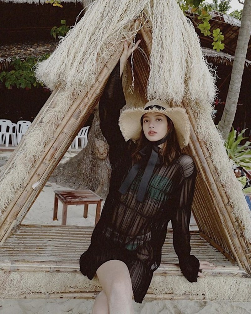 Lisa - BlackPink được khen ngợi hết lời về thần thái và sắc vóc