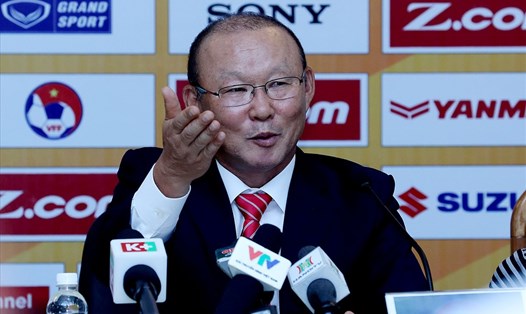 HLV Park Hang-seo sẽ tiếp tục gắn bó với bóng đá Việt Nam với bản hợp đồng kéo dài 3 năm. Ảnh: VFF
