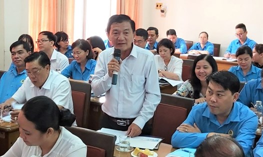 Ông Lưu Huê Phong - Ban Dân vận Quận uỷ Quận Bình Tân - cho rằng cần chủ động nắm bắt, giải quyết những vướng mắc của người lao động để tránh tranh chấp lao động xảy ra. Ảnh: NAM DƯƠNG