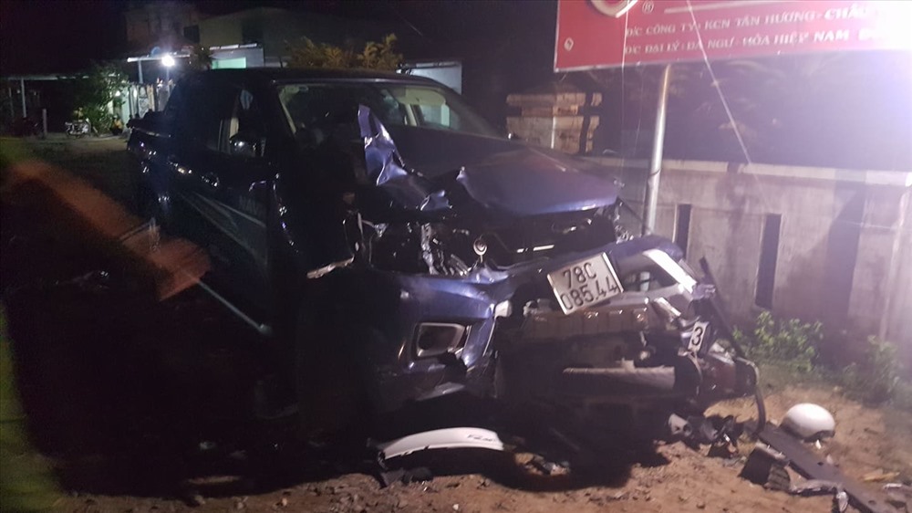 Hiện trường vụ ô tô bán tải gây tai nạn liên hoàn khiến 4 người chết ở xã Hòa Xuân Nam, huyện Đông Hòa, tỉnh Phú Yên. Ảnh: T.T