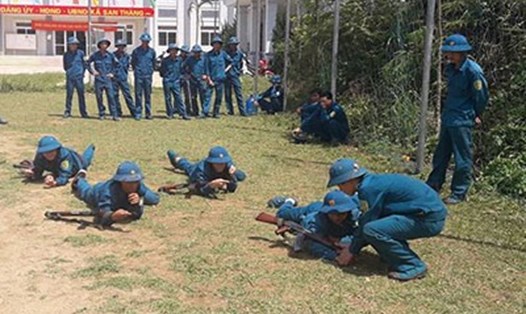 Tham gia dân quân tự vệ được tạm hoãn thực hiện HĐLĐ. Ảnh Báo Lai Châu