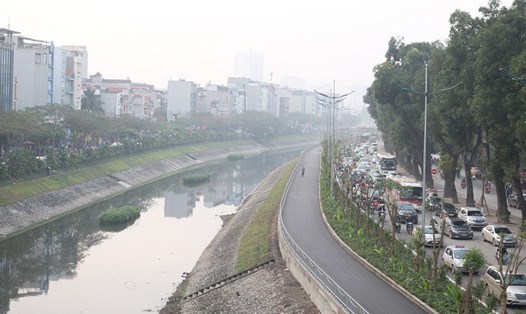 Sẽ xây cầu vượt qua sông Tô Lịch và đường Láng. Ảnh: HA