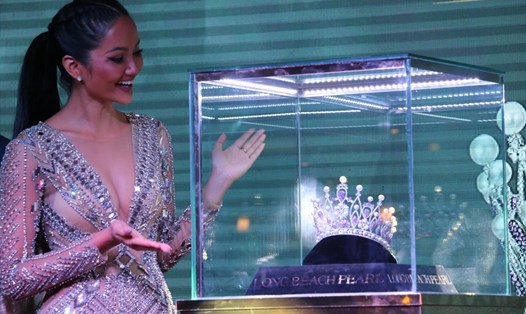 Vương miện đặc biệt sẽ dành cho tân hoa hậu hoàn vũ 2019. Ảnh:P.Linh