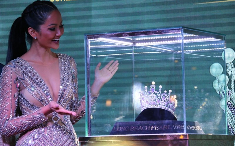 Vương miện đặc biệt sẽ dành cho tân hoa hậu hoàn vũ 2019. Ảnh:P.Linh