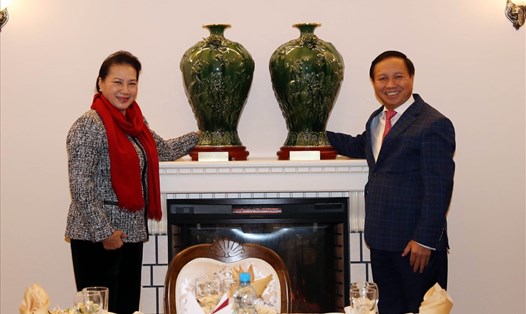 Chủ tịch Quốc hội Nguyễn Thị Kim Ngân thăm Đại Sứ quán Việt Nam tại LB Nga. Ảnh: TTXVN