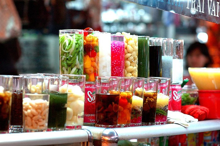 Chợ Đông Ba là nơi bạn có thể tìm được hầu hết các món ngon xứ Huế.