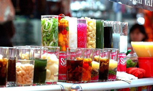 Chợ Đông Ba là nơi bạn có thể tìm được hầu hết các món ngon xứ Huế.