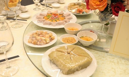 Các món ăn được chuẩn bị để chiêu đãi U22 Việt Nam và đội tuyển nữ. Ảnh: Đ.H