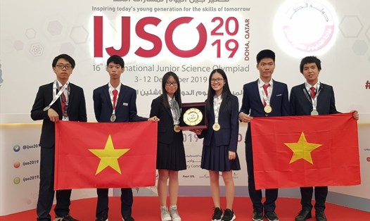 Đoàn học sinh Việt Nam giành 3 Huy chương Vàng, 3 Huy chương Bạc tại kỳ thi IJSO 2019. Ảnh: HNEDU