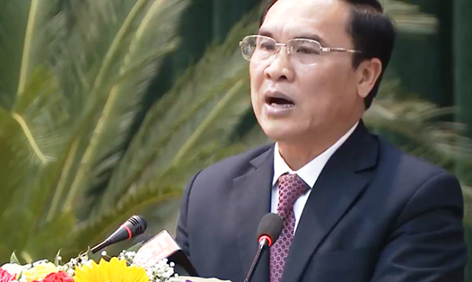 Chánh án TAND tỉnh Hà Tĩnh Nguyễn Văn Thắng báo cáo tại kỳ họp