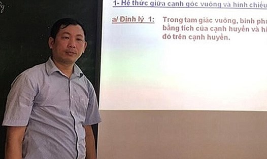 Nhiều quận, huyện đã tiến hành chấm dứt hợp đồng với giáo viên để chờ đợt thi viên chức của thành phố. Thầy Nguyễn Viết Tiến là một trong số giáo viên bị thực hiện điều này.