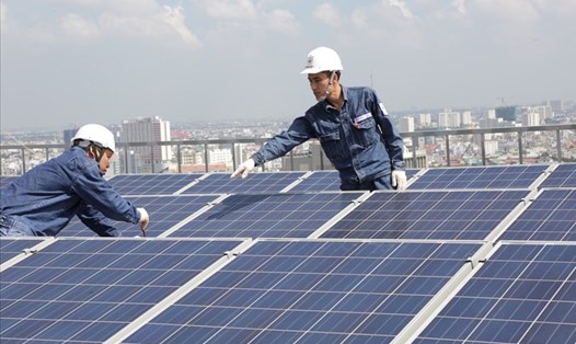 Lắp đặt điện mặt trời áp mái tại TP.Hồ Chí Minh. Ảnh Nam Dương