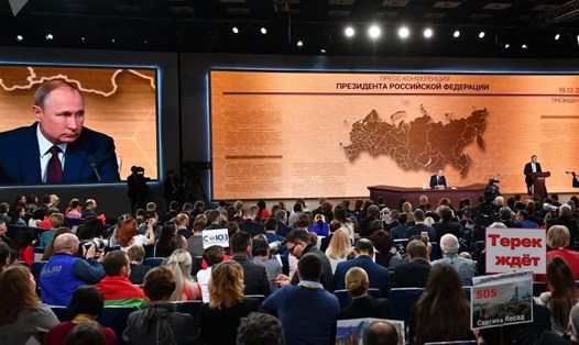 Tổng thống Vladimir Putin tổ chức cuộc họp báo cuối năm, ngày 19.12.2019. Ảnh: Sputnik