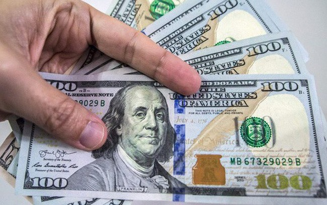 Tỷ giá ngoại tệ 21.12: Giá USD chợ đen giảm nhẹ ở chiều mua vào. Ảnh TL