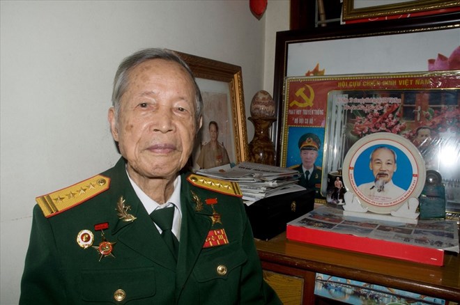 Anh hùng La Văn Cầu kể về trận đánh ông phải nhờ đồng đội chặt cánh tay