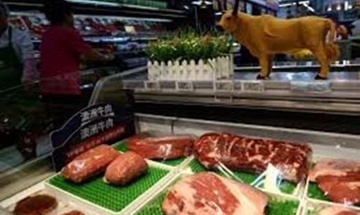 Trung Quốc mở lại nhập khẩu thịt bò và nhập một số mặt hàng thịt lợn từ Nhật Bản. Ảnh: Reuters.