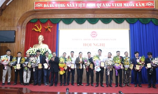 Nhà máy Hà Nam, thuộc Công ty FrieslandCampina tại huyện Phủ Lý, tỉnh Hà Nam vinh dự nhận những giải thưởng cao quý của Nhà nước.