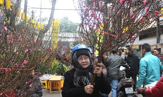 Chợ hoa hàng Lược. Ảnh PV