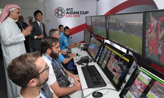 AFC áp dụng công nghệ VAR lần đầu tiên ở Asian Cup 2019. Ảnh: AFC